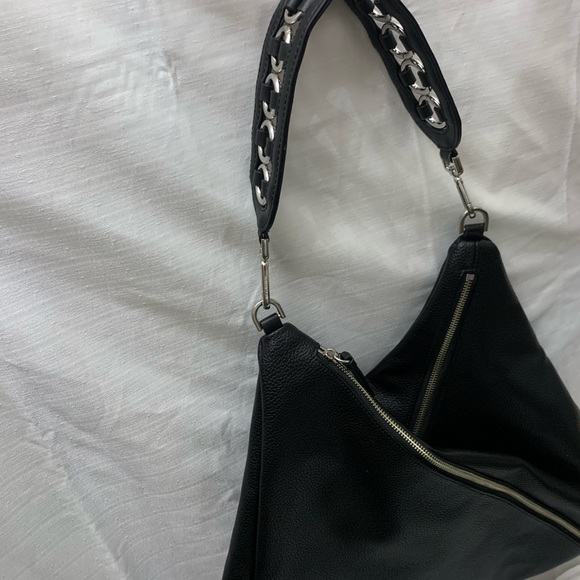 Calvin Klein tote bag with 2 oversized pockets, inner zipper pocket & crossbody - Picture 3 of 5